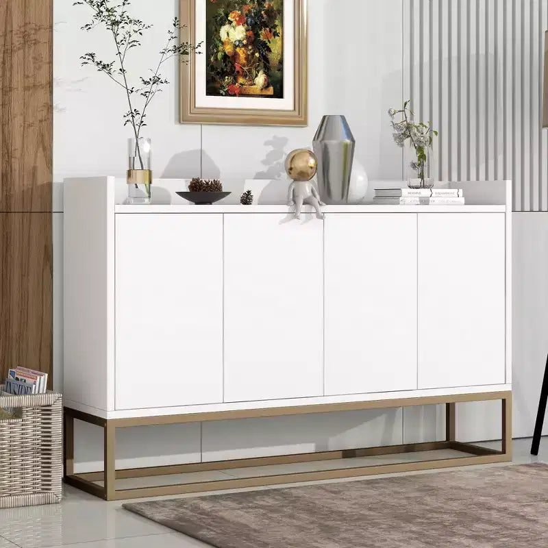 Elegante madia a 4 ante con 4 ripiani regolabili