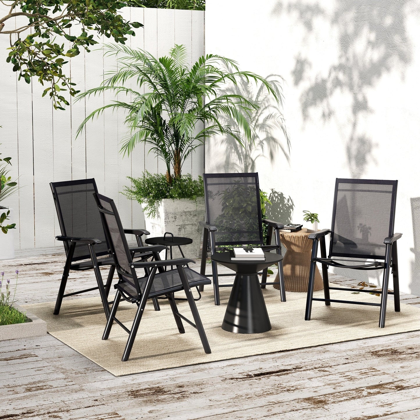 Set di 4 sedie pieghevoli Outsunny per patio, dal design semplice ed elegante, comode per terrazza, giardino, cortile e viaggio
