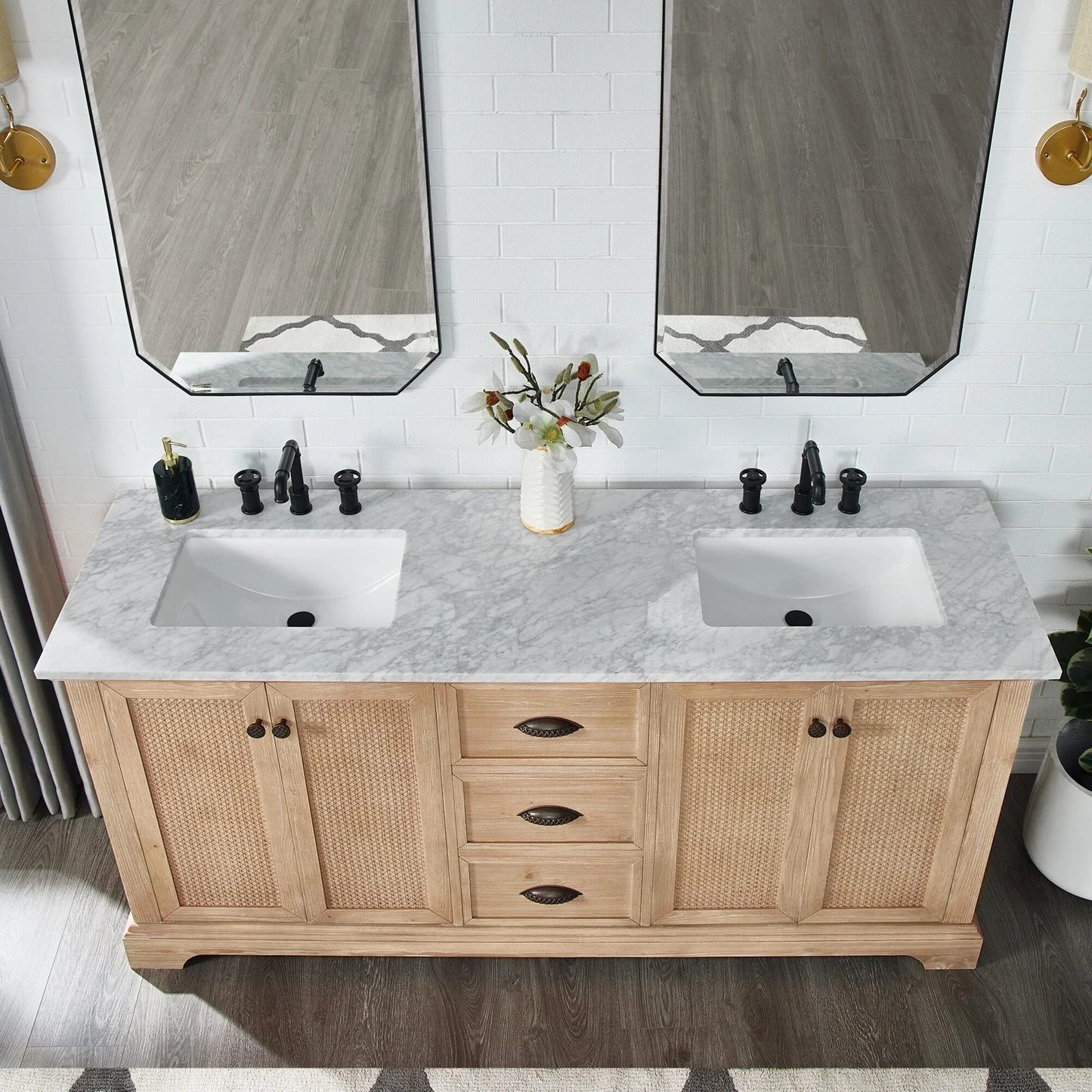 Mobile bagno Hervas con top in marmo naturale senza specchio