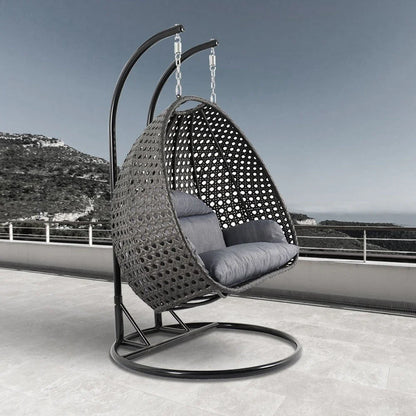 LeisureMod Sedia a Uovo Sospesa per 2 Persone con Supporto - Dondolo Pensile per Esterni/Interni in Rattan Intrecciato con Cuscini