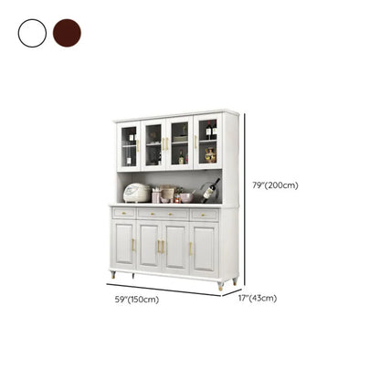 Cucina in legno, credenza bianca, portabottiglie integrato