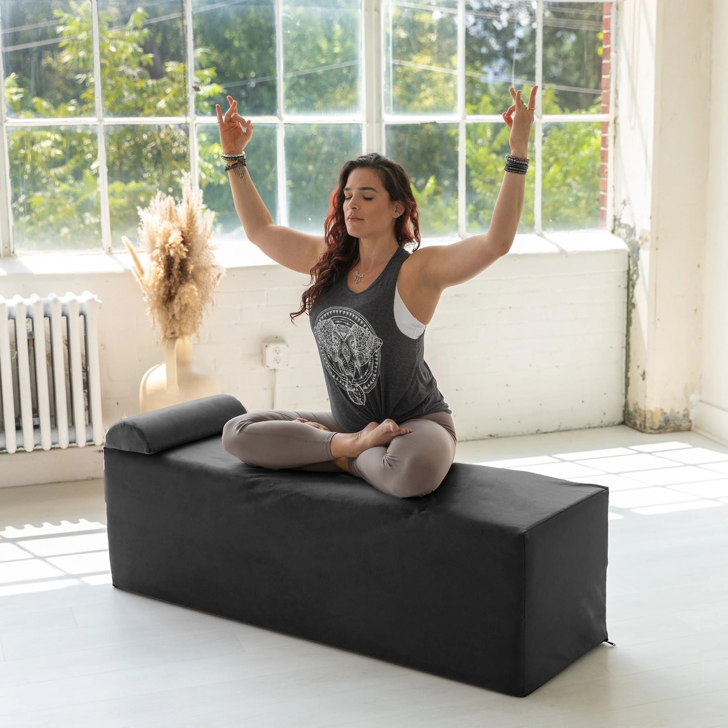 Avana Kami Chaise convertibile / Yoga e Massaggio - Pouf 2 in 1 con sedia a sdraio yoga pieghevole a scomparsa, Microvelvet - N/D
