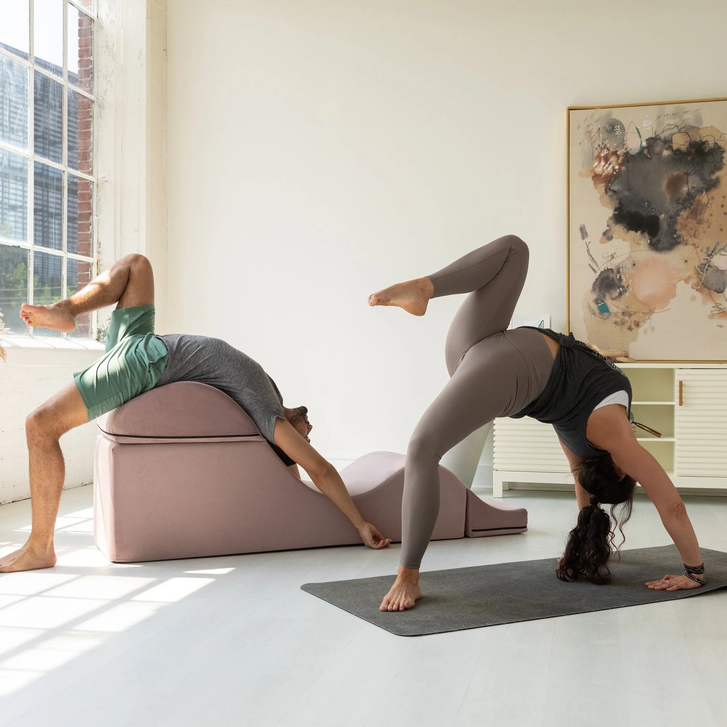 Avana Kami Chaise convertibile / Yoga e Massaggio - Pouf 2 in 1 con sedia a sdraio yoga pieghevole a scomparsa, Microvelvet - N/D