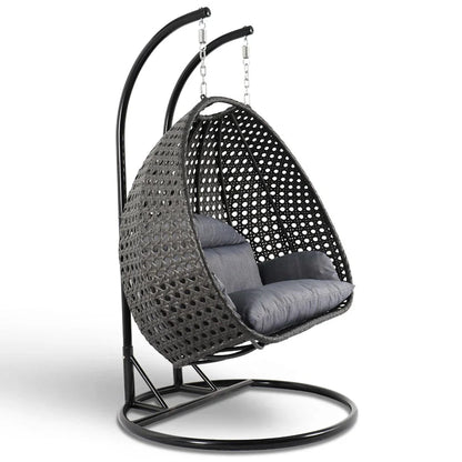 LeisureMod Sedia a Uovo Sospesa per 2 Persone con Supporto - Dondolo Pensile per Esterni/Interni in Rattan Intrecciato con Cuscini